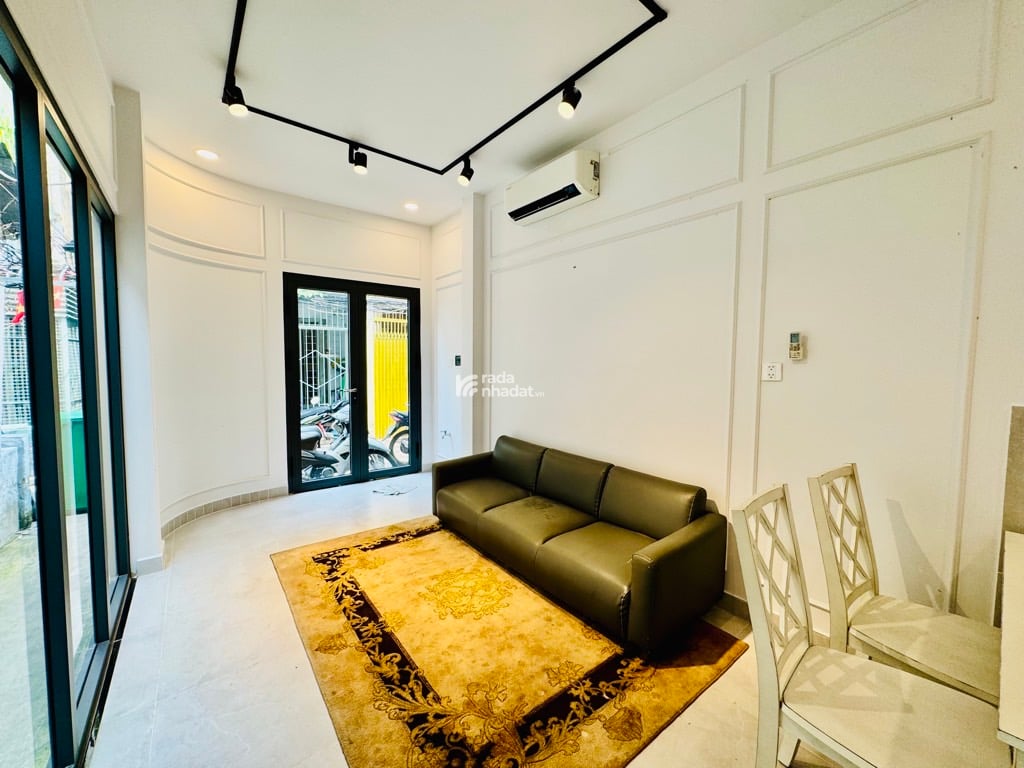 HIẾM - CHỈ 8.XTY CÓ NHÀ 4 TẦNG NGAY PHỐ ĐI BỘ BÙI VIỆN , TRUNG TÂM GIẢI TRÍ SẦM UẤT BẬT NHẤT QUẬN 1