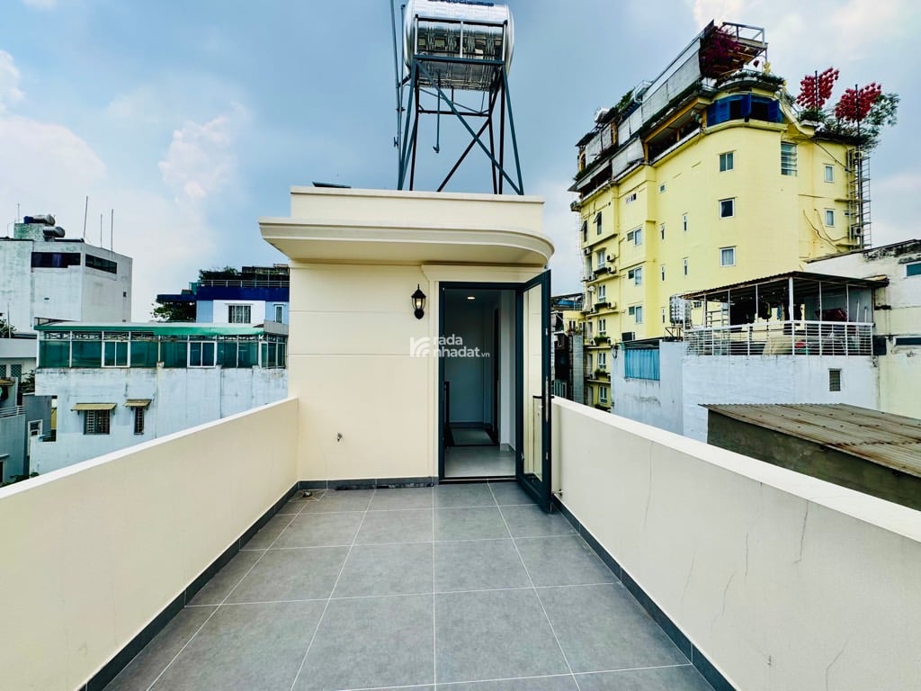 HIẾM - CHỈ 8.XTY CÓ NHÀ 4 TẦNG NGAY PHỐ ĐI BỘ BÙI VIỆN , TRUNG TÂM GIẢI TRÍ SẦM UẤT BẬT NHẤT QUẬN 1