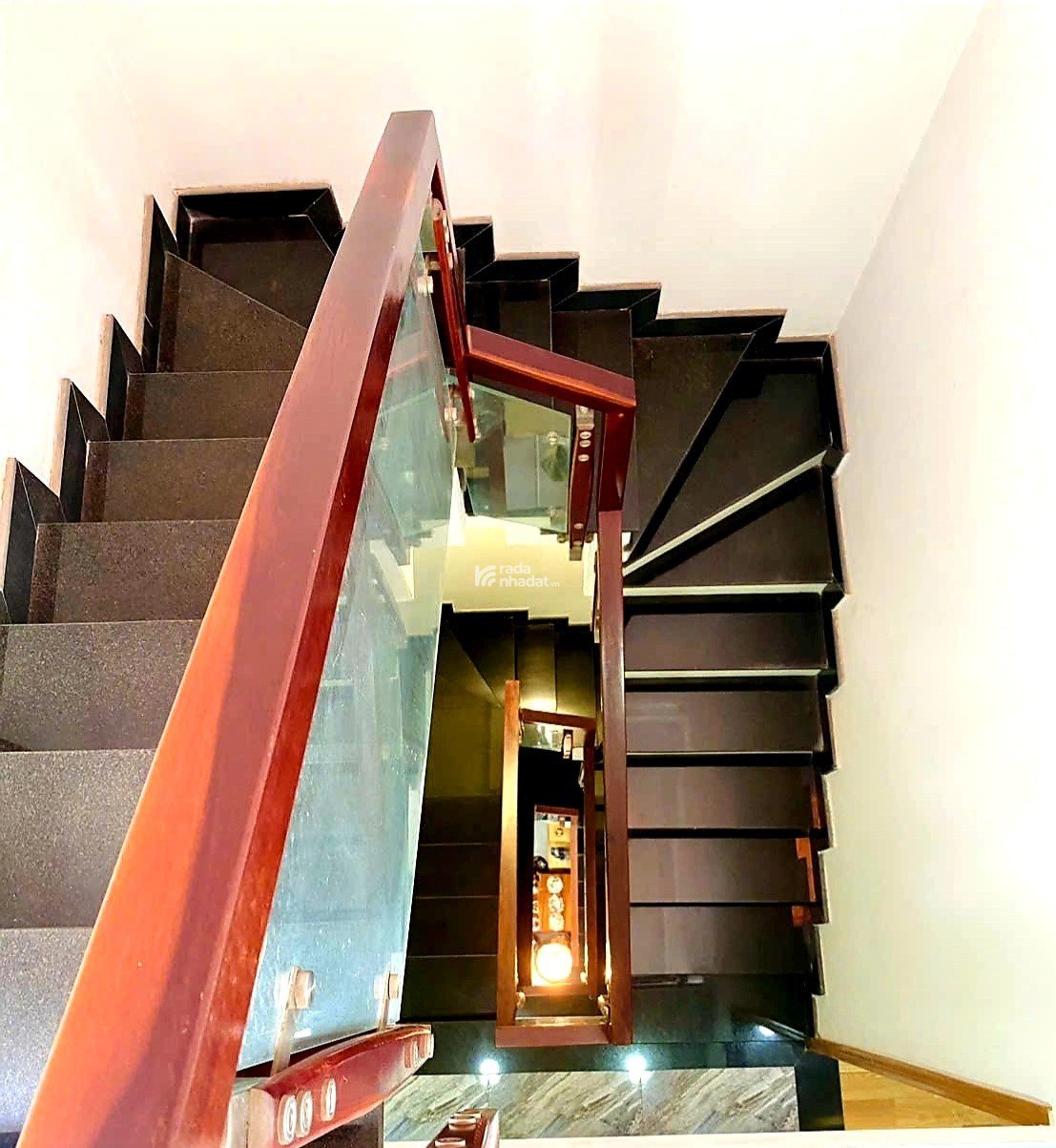 NHÀ 4 TẦNG ĐẸP HẺM XE HƠI - SÁT BỜ KÈ VÀM THUẬT - CHỈ VIỆC Ở NGAY