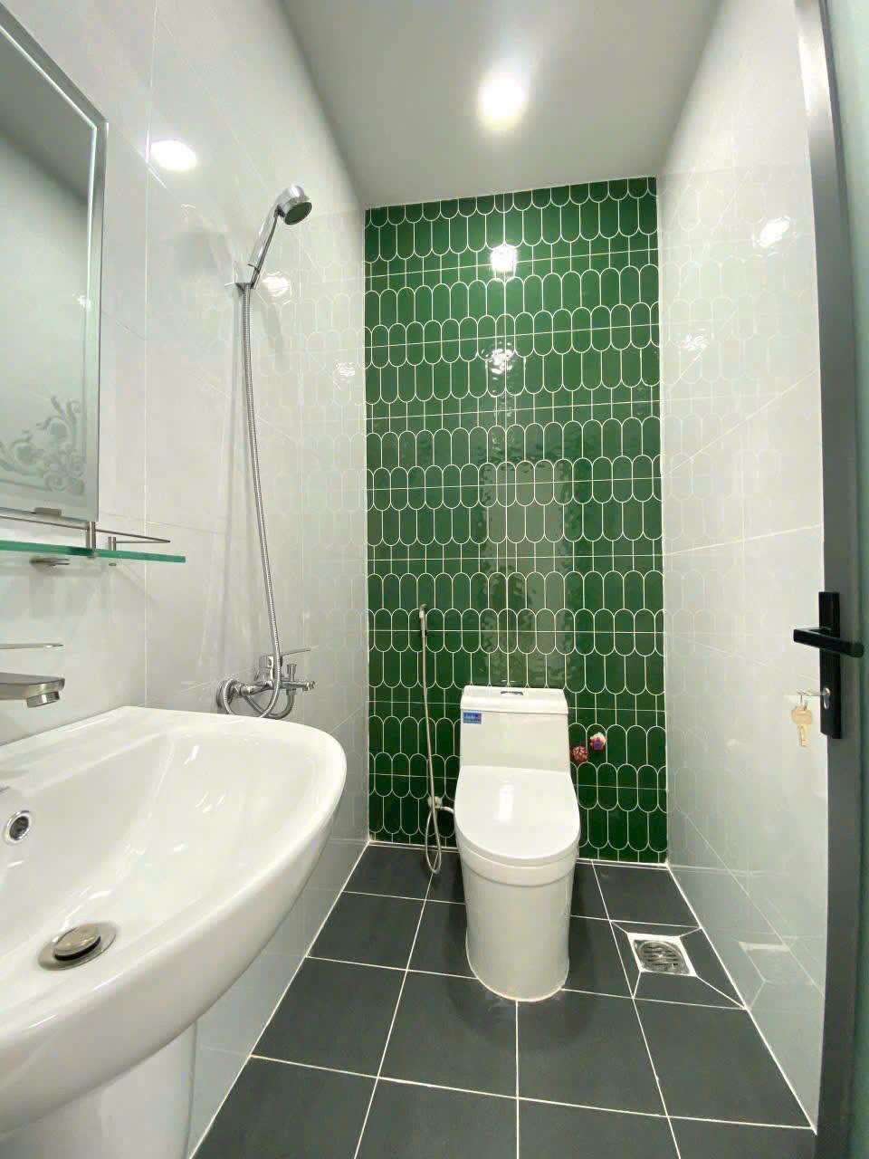 Cần tiền bán gấp nhà đường Bùi Quang Là, Gò Vấp, 56m2, hẻm xe hơi thông, SHR giá 3 tỷ 210 TL