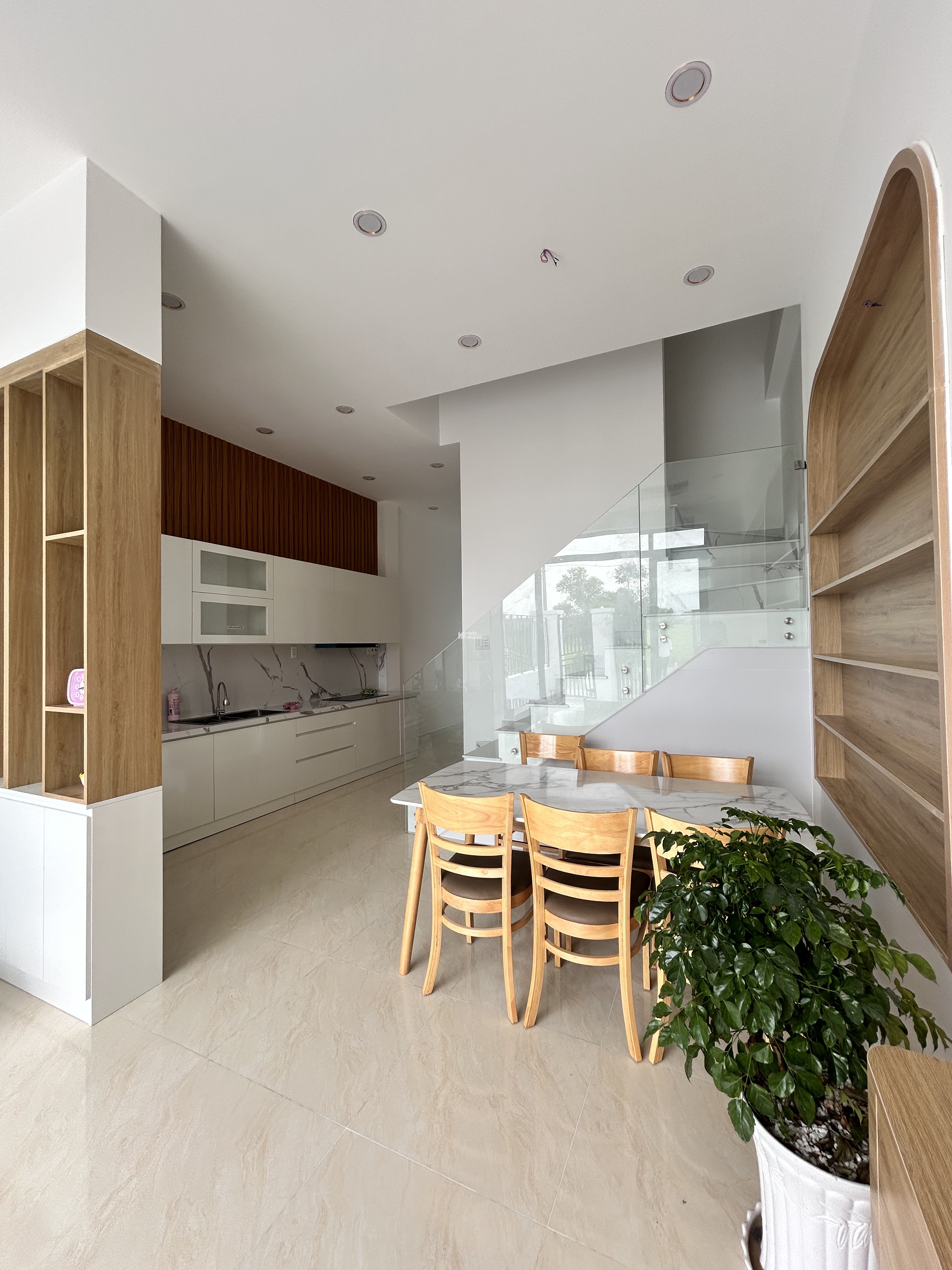 THA THIẾT MUỐN BÁN CĂN NHÀ 1TR1L MỚI XÂY 5X25 MẶT ĐƯỜNG LỘ 22m