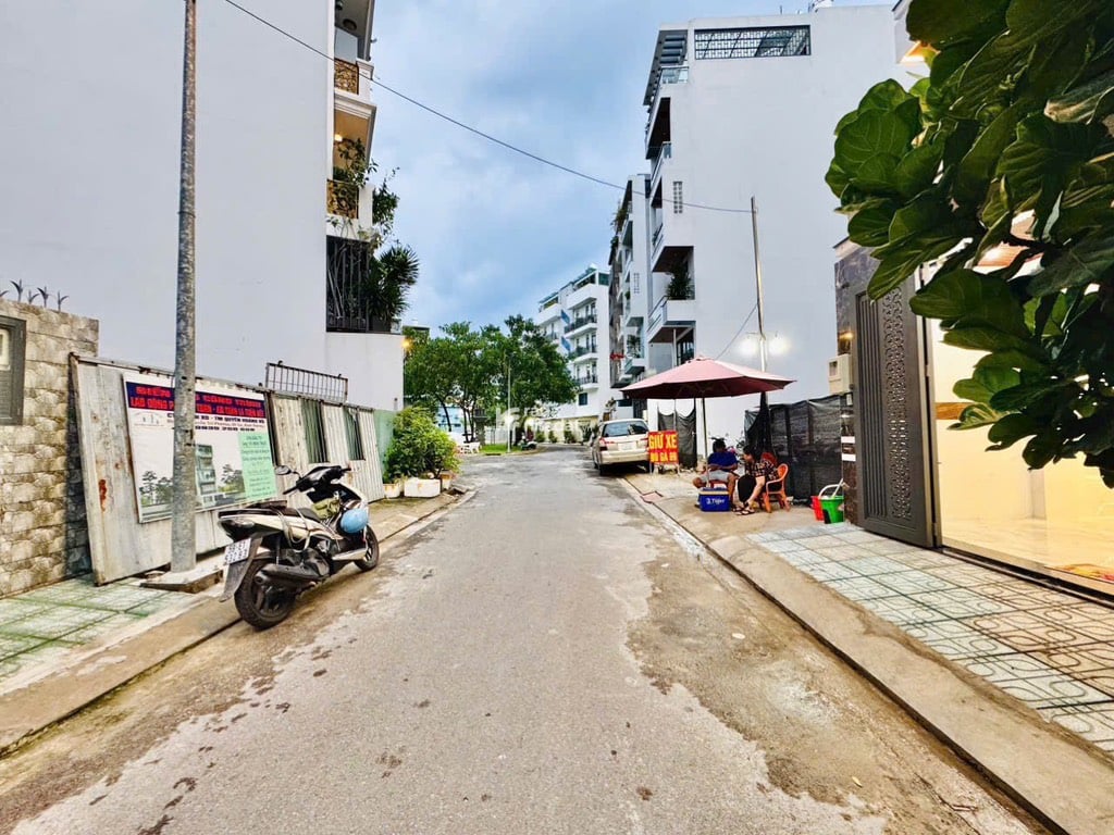 Bán nhà khu đồng bộ vip 6 tầng, thang máy, gara ôtô, 65m2, ngay chợ An Nhơn Gò Vấp, 13.x tỷ