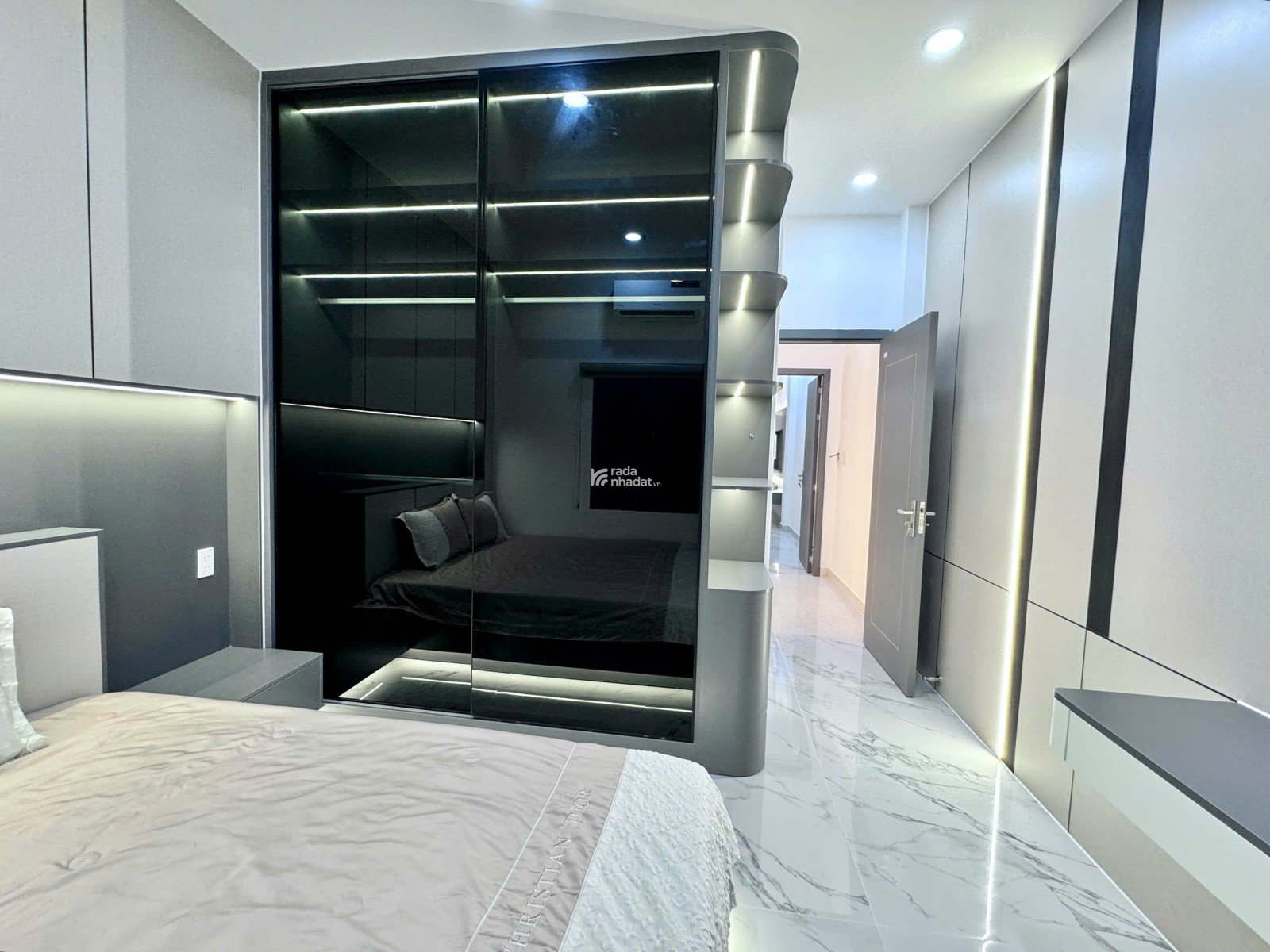 Nhà Đẹp 4 Lầu Bán Gấp, hẻm ô tô, đường Huỳnh Văn Nghệ, P. 15, Tân Bình, chỉ 8,1 tỷ TL