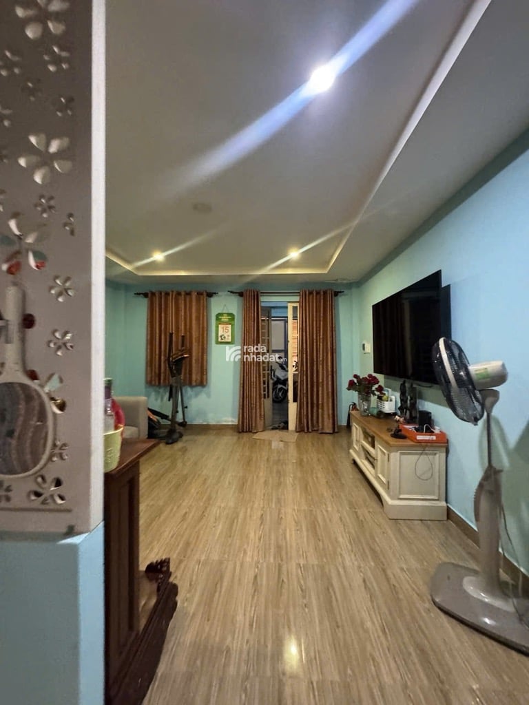 HẺM XE 12M HƠI ĐỘC LẬP, TÂN PHÚ, CHUẨN 60M2 HIẾM CÓ. GIẢM 550TR CHỈ CÒN 9.6T TL TỐT