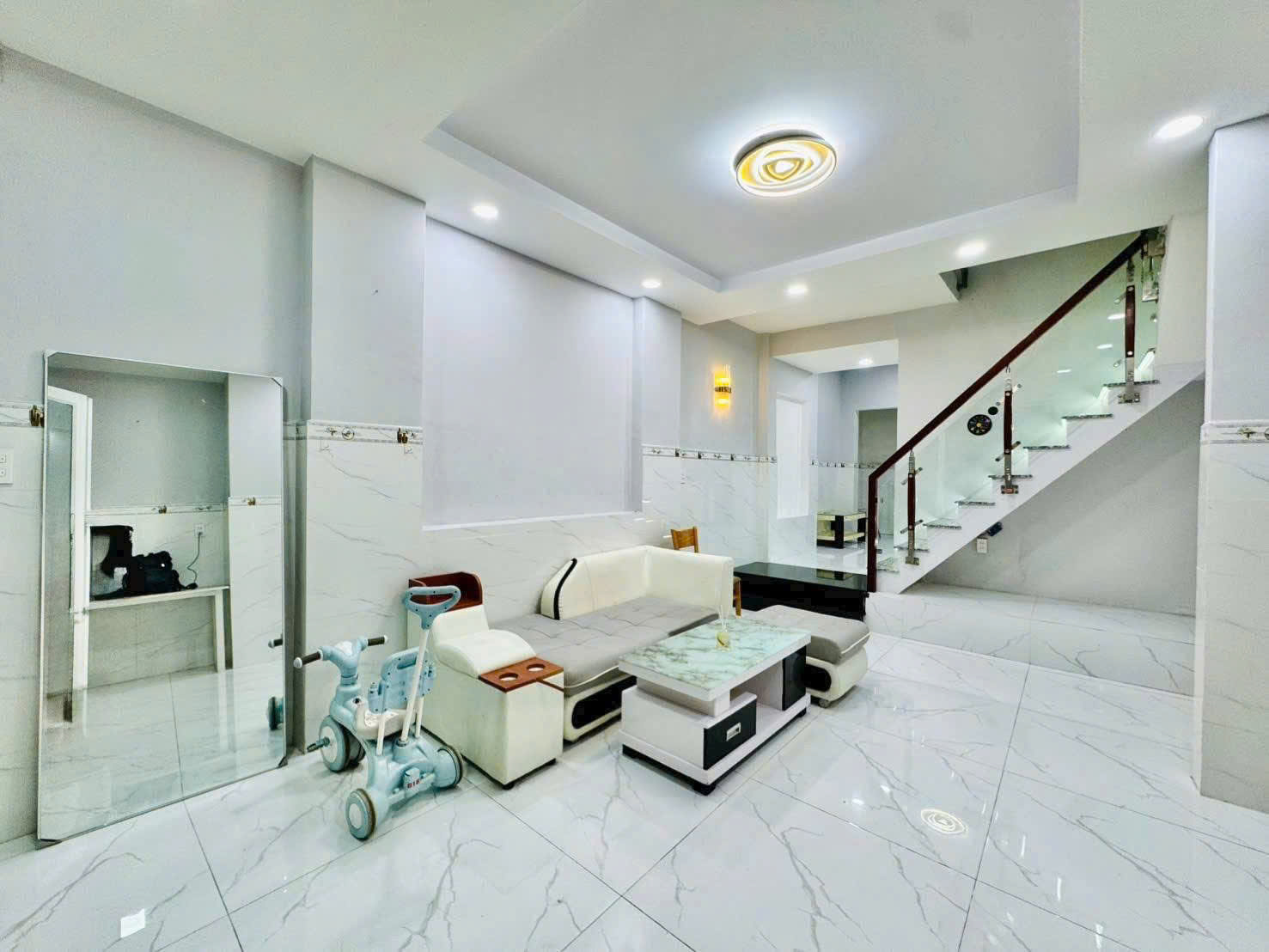 Chủ đi định cư cần bán gấp nhà đẹp Xô Viết Nghệ Tĩnh, Bình Thạnh, 48m2, 2PN 3WC, SHR giá 2 tỷ 850TL