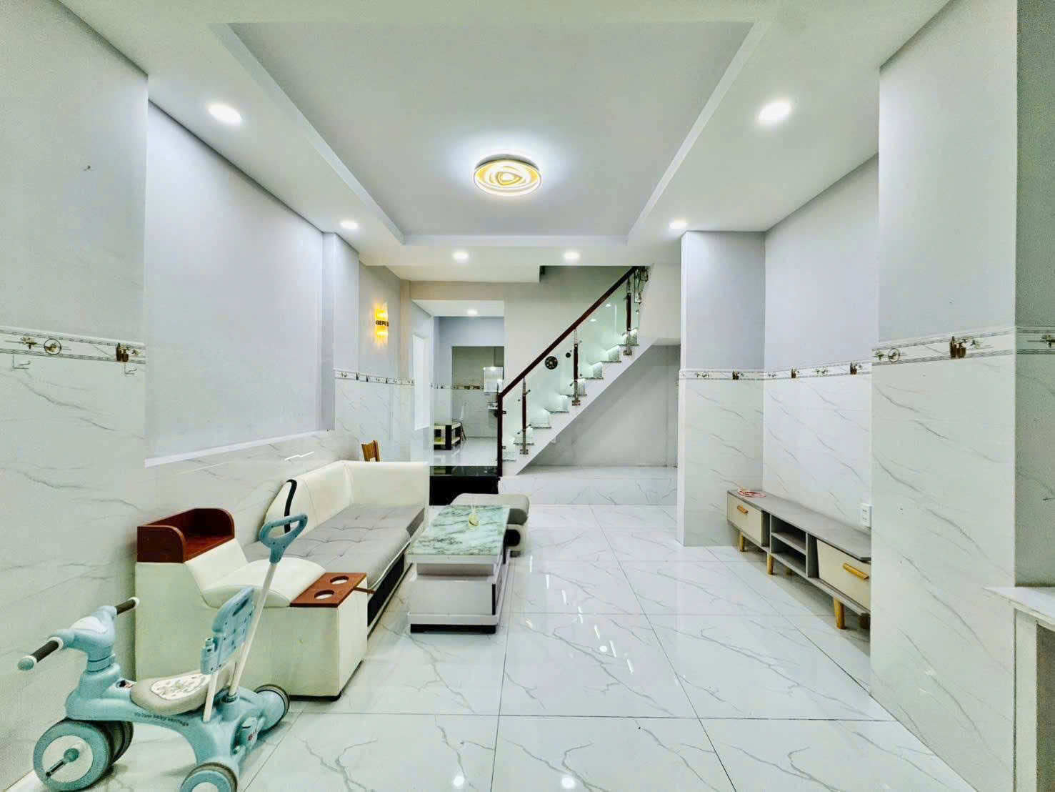 Chủ đi định cư cần bán gấp nhà đẹp Xô Viết Nghệ Tĩnh, Bình Thạnh, 48m2, 2PN 3WC, SHR giá 2 tỷ 850TL