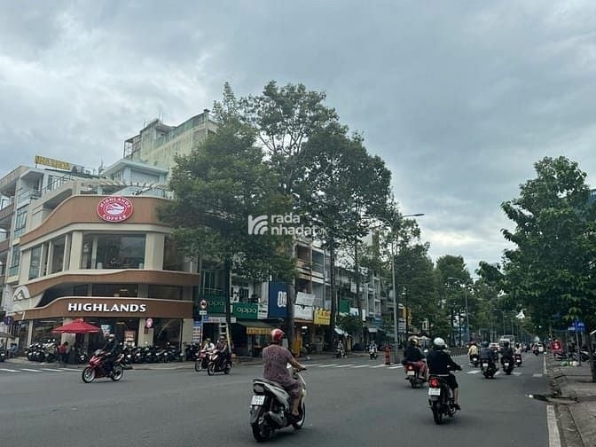 Bán nhà GÓC 2MT 1215 đường 3/2 -Hà Tôn Quyền, Phường 6, Quận 11