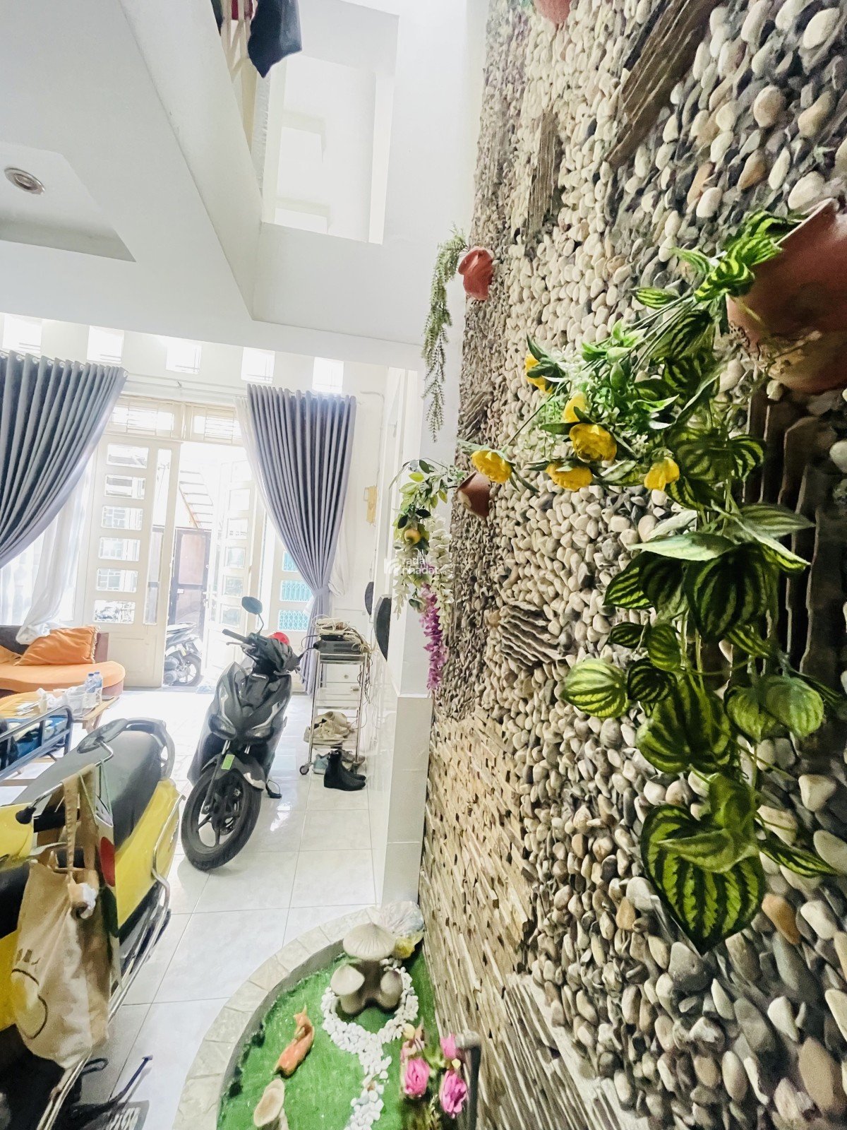 Nhà đẹp 4 lầu bán gấp, hẻm ô tô, đường Phan Huy Ích, P. 15, Tân Bình, chỉ 6,1 tỷ TL