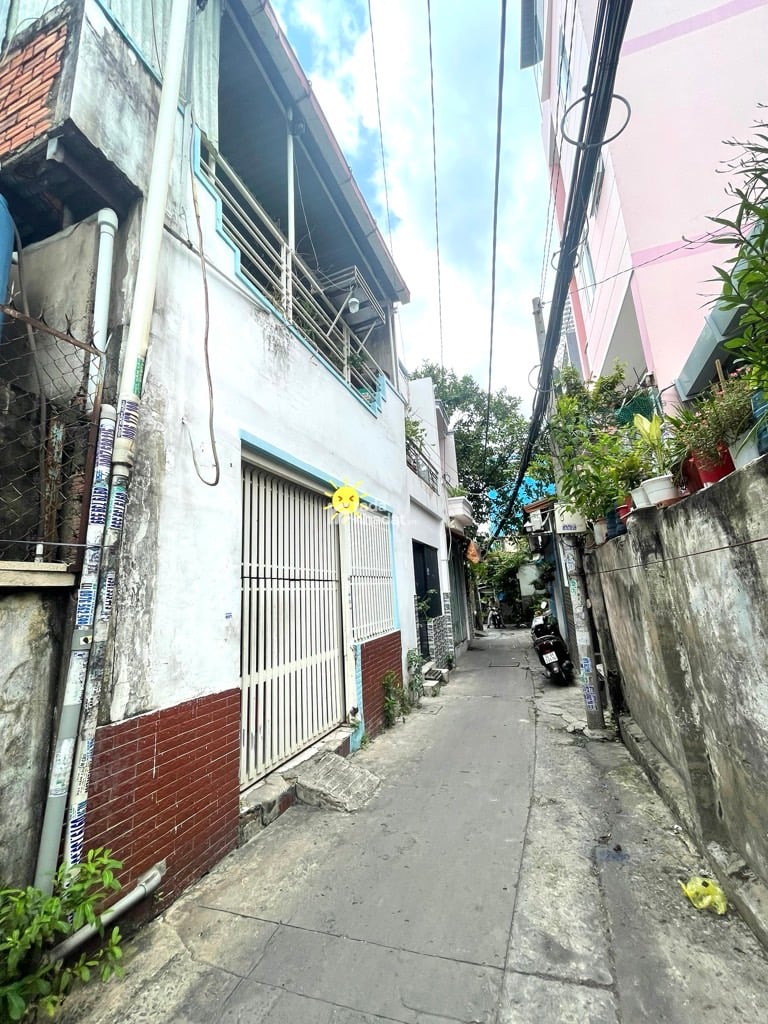 SÁT MT PHAN VĂN TRỊ, BÌNH THẠNH, 77M2 TIỆN XÂY MỚI. GIẢM 350TR CHỈ CÒN 8.3T TL 