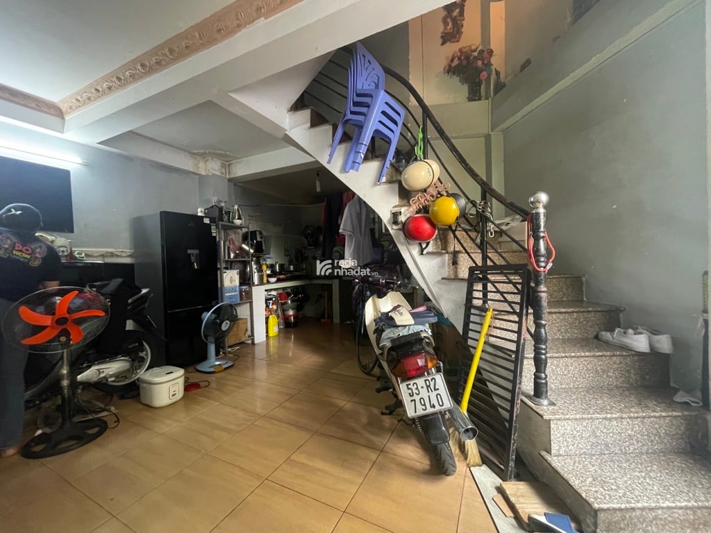 SÁT MT PHAN VĂN TRỊ, BÌNH THẠNH, 77M2 TIỆN XÂY MỚI. GIẢM 350TR CHỈ CÒN 8.3T TL 