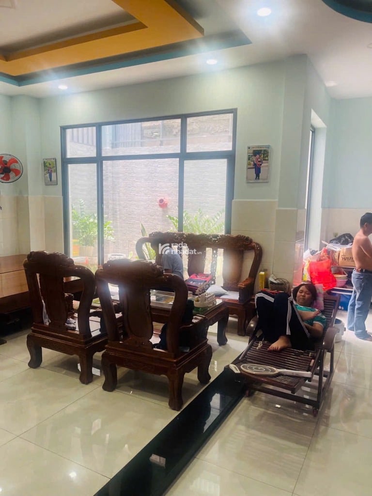 MẶT TIỀN KINH DOANH ĐƯỜNG 16M - 4 TẦNG BTCT - TẶNG TOÀN BỘ NỘI THẤT 