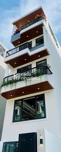 Chu bán gâp nha ơ Binh Tây, P1,Q6, DT 63m2, gia 3tỷ350, sổ sẵn.