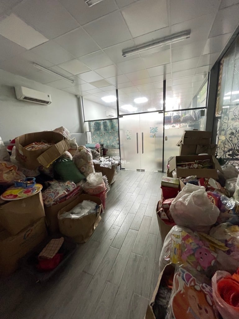 Bán nhà 3 tầng 200 M2 gần tân kỳ tân quý bình hưng hoà B