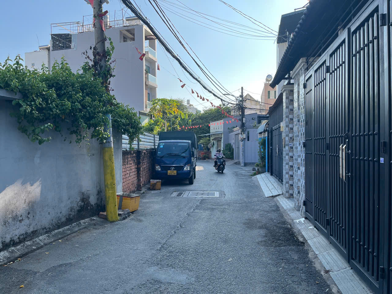 NHÀ 2 TẦNG NGANG 5.7M HIẾM - 2PN - 1 CĂN RA MẶT TIỀN - SỔ HỒNG RIÊNG - CHỈ 3.25 TỶ