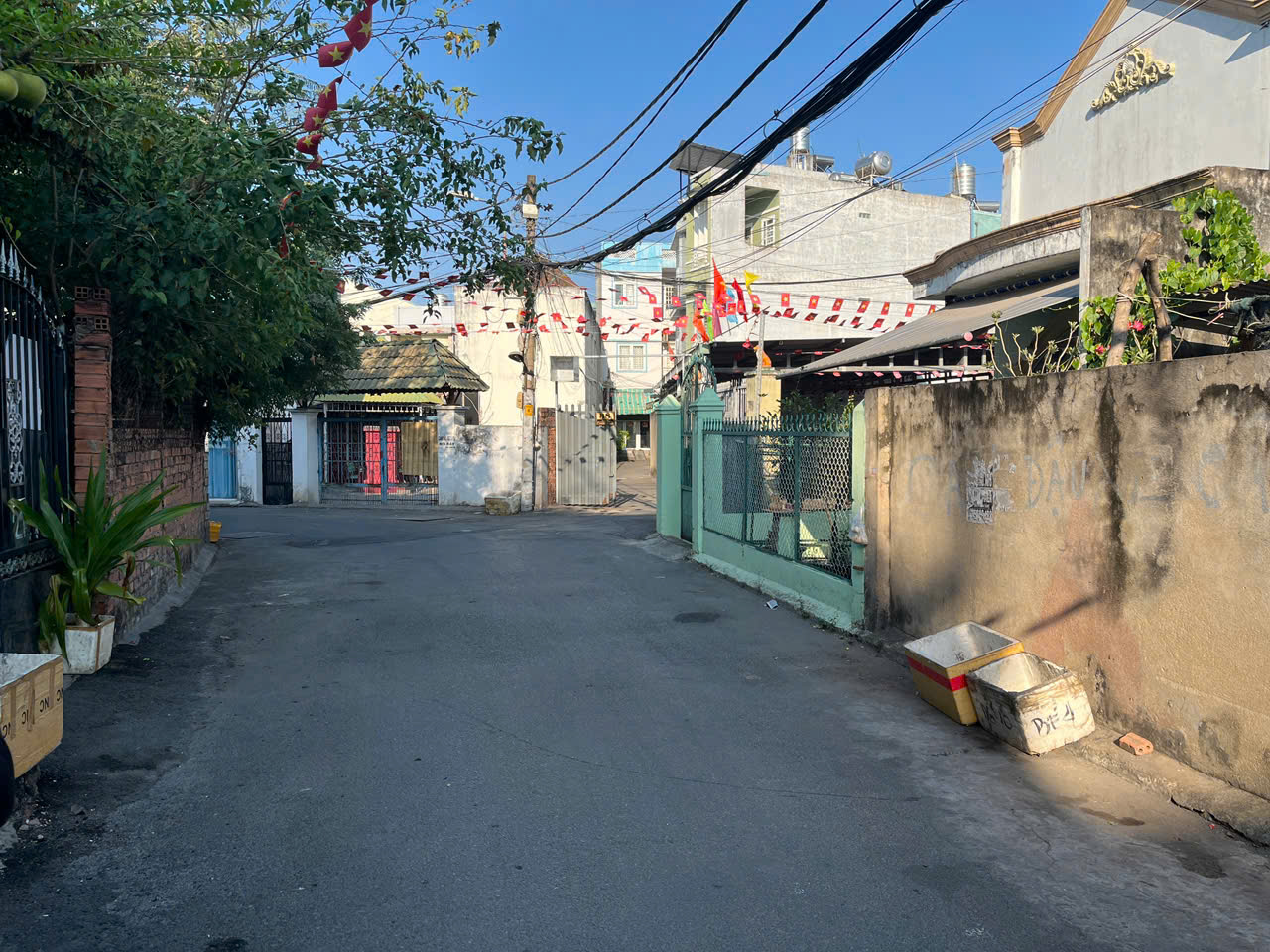 NHÀ 2 TẦNG NGANG 5.7M HIẾM - 2PN - 1 CĂN RA MẶT TIỀN - SỔ HỒNG RIÊNG - CHỈ 3.25 TỶ