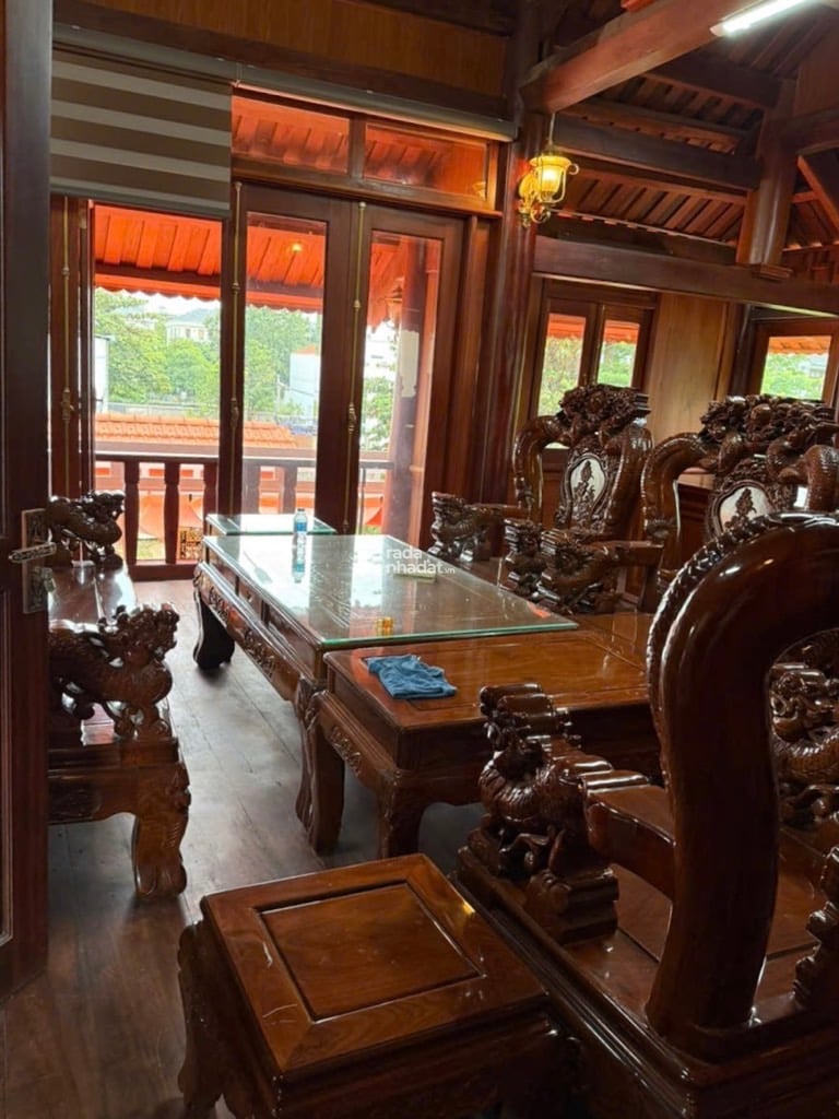 LÔ GÓC VỚI  THIẾT KẾ  SANG SỊN MỊN -  QUÁN CFE GỖ HIỆN ĐẠI  ẤN TƯỢNG NỔI BẬT - VỊ TRÍ ĐẸP