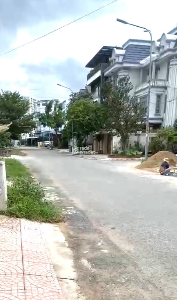 LÔ GÓC VỚI  THIẾT KẾ  SANG SỊN MỊN -  QUÁN CFE GỖ HIỆN ĐẠI  ẤN TƯỢNG NỔI BẬT - VỊ TRÍ ĐẸP