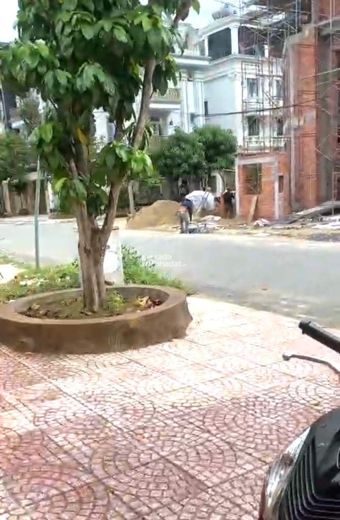 LÔ GÓC VỚI  THIẾT KẾ  SANG SỊN MỊN -  QUÁN CFE GỖ HIỆN ĐẠI  ẤN TƯỢNG NỔI BẬT - VỊ TRÍ ĐẸP