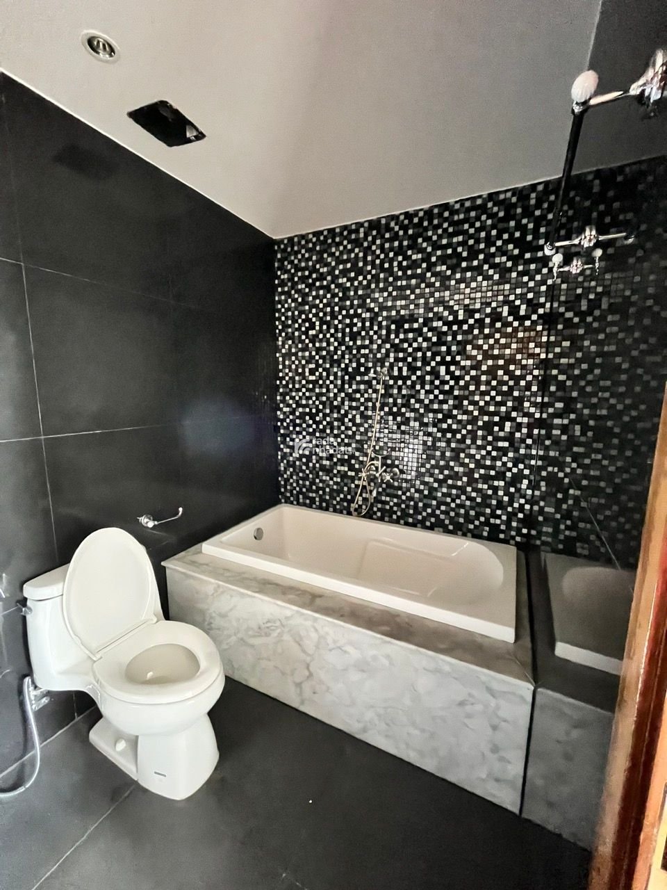 Chính chủ cho thuê Leman Luxury Q.3, căn góc 3PN 2WC 98m2 giá 35tr/tháng, căn hộ y hình. 0934 004 ***
