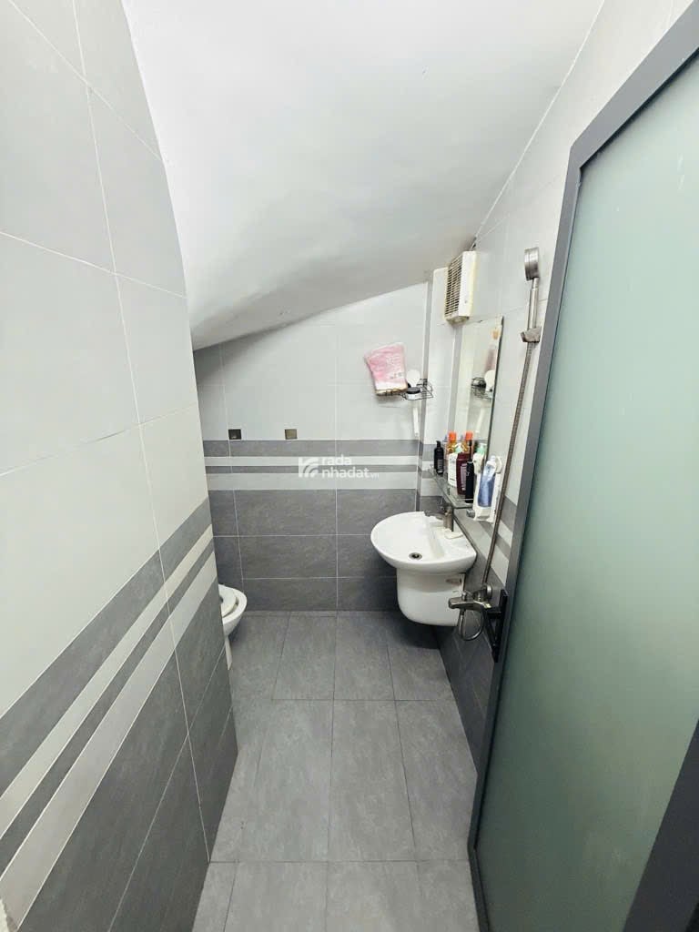 Lâm văn bền   diện tích rộng hơn 50mv- hẻm ba gác thông - giá nhỉnh 3t 