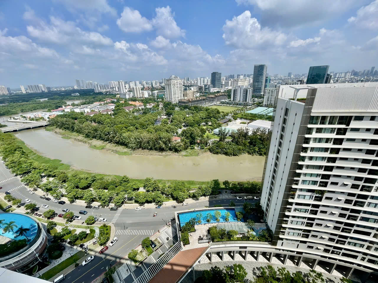 CHO THUÊ MIDTOWN THE PEAK - 130M2 - 3 PHÒNG NGỦ - NHÀ MỚI ĐƯỢC TÂN TRANG