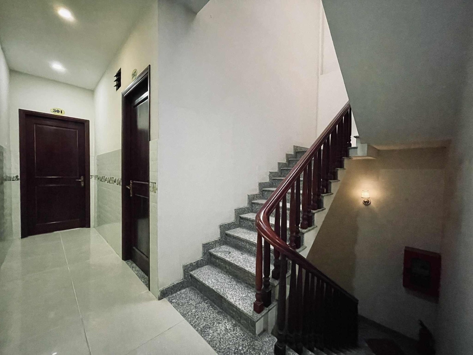 BÁN KHÁCH SẠN 16 PHÒNG - THANG MÁY - LÊ VĂN KHƯƠNG, HIỆP THÀNH, Q12 - THU NHẬP 80 TRIỆU/THÁNG 