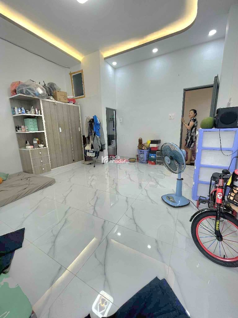 HẺM XE HƠI LÊ THÚC HOẠCH, TÂN PHÚ, CHUẨN 32M2 HIẾM CÓ. GIẢM 450TR CHỈ 4T 