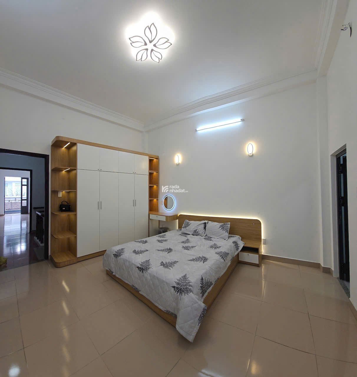 BÁN NHÀ ĐƯỜNG TÂN THỚI NHẤT 1, 4x24m, 3 TẦNG, CÓ SÂN ĐỂ XE HƠI