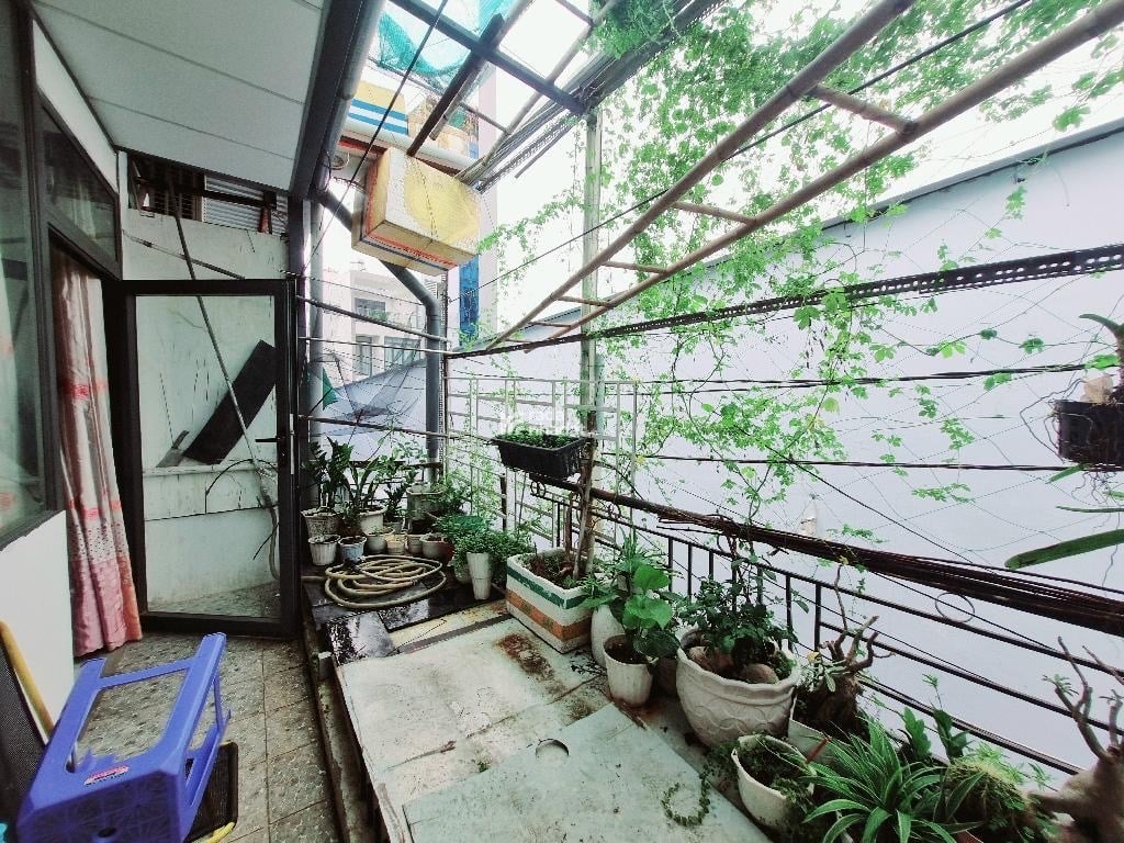 Bán Nhà 1/ Nguyễn Ngọc Nhựt Ngay Nhà Thờ Tân Hương Tân Phú - 42M2 - N5,2x8 - 2 Tầng - 2PN 