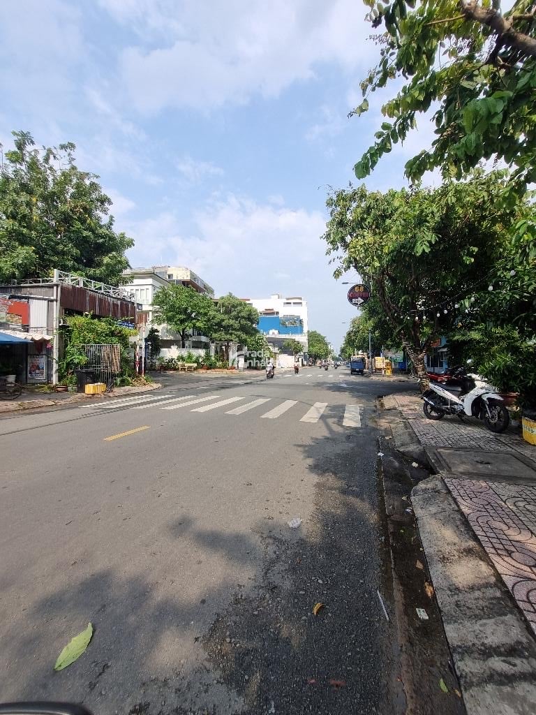 Bán Nhà 1/ Nguyễn Ngọc Nhựt Ngay Nhà Thờ Tân Hương Tân Phú - 42M2 - N5,2x8 - 2 Tầng - 2PN 