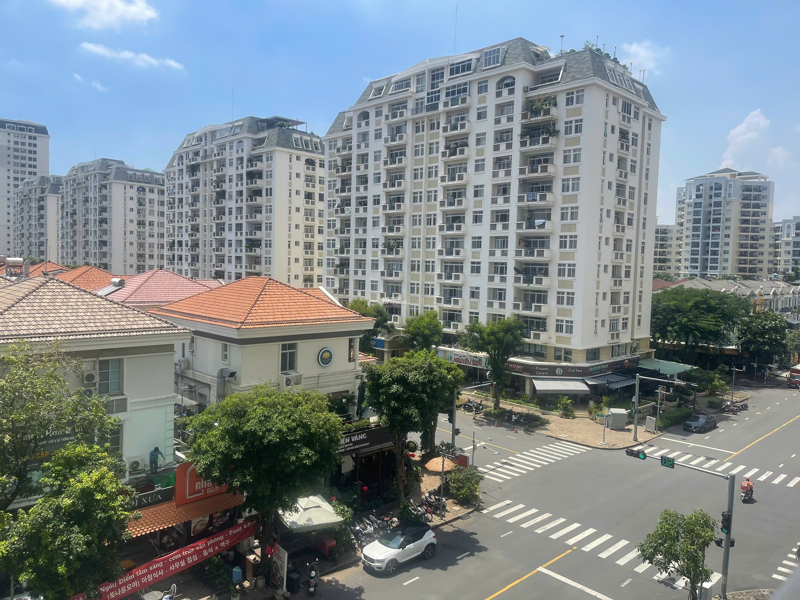 Chính chủ Cho thuê SH M7 lầu 2 diện tích 50m2 đã hoàn thiện, có máy lạnh  rèm cửa  toilet. 17tr/th