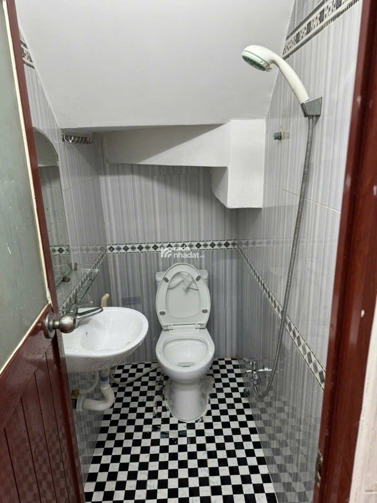 HẺM XE HƠI BÌNH LONG, TÂN PHÚ, 32M2 HIẾM CÓ. GIẢM 450TR CHỈ 3.5T TL TỐT