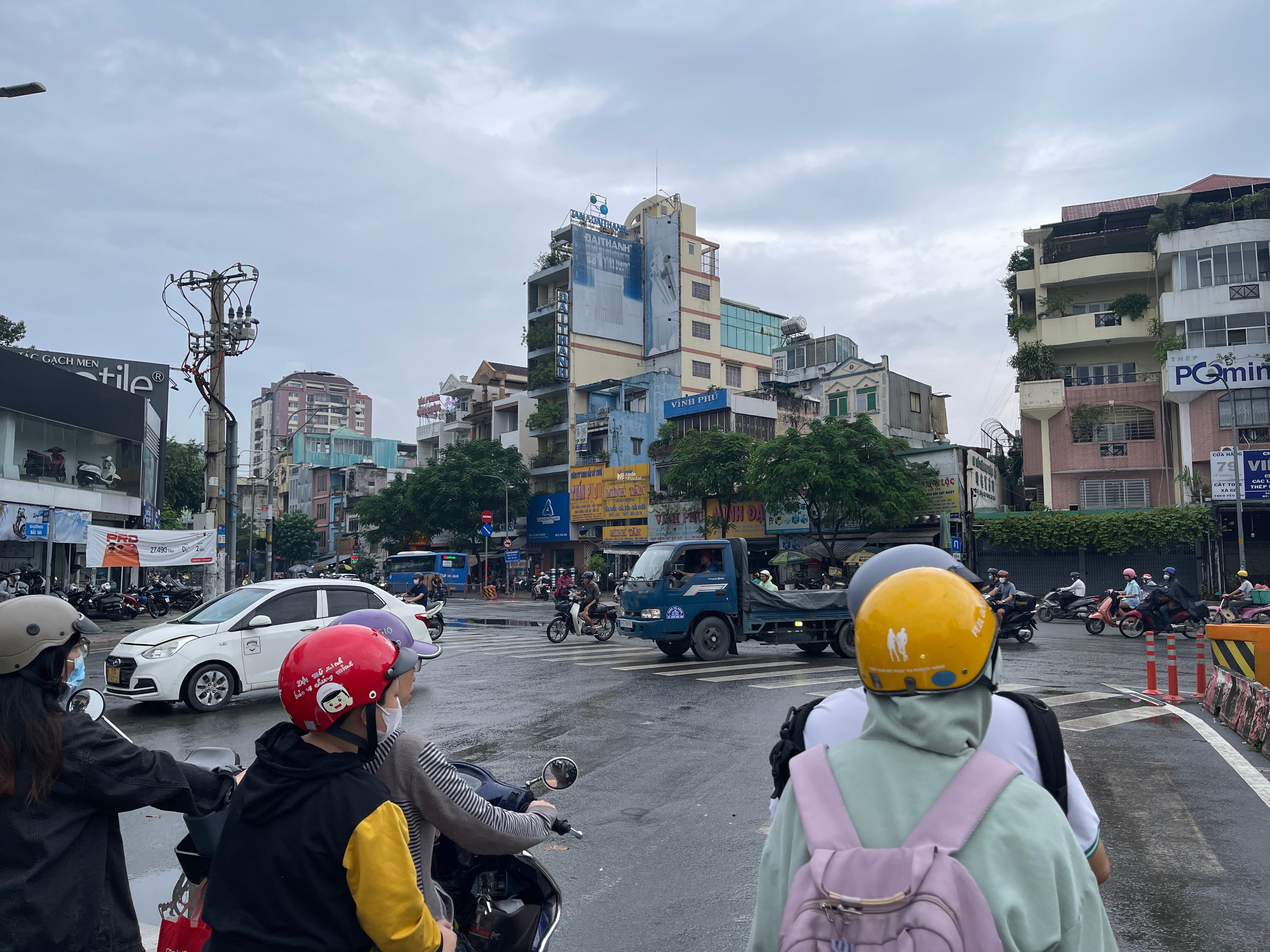 Nhà Mặt tiền đường lý thường kiệt gần ngã tư Bắc Hải4Tầng Ngang RộngLề rộng 6m 