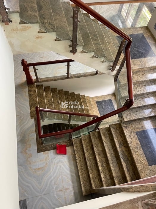 NHÀ ĐẸP LỘNG LẪY MẶT TIỀN KINH DOANH, 5 TẦNG, GẦN PHẠM VĂN ĐỒNG 18X25 CHỈ 39 TỶ.