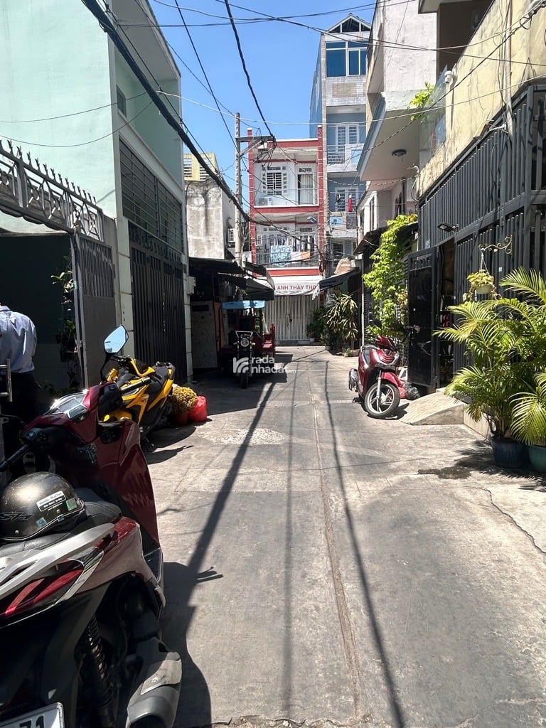 NGAY AEON MALL, HẺM XE HƠI ĐÔ ĐỐC LONG, TÂN PHÚ, 75M2 TIỆN XÂY MỚI. GIẢM 550TR CHỈ 6.5T TL TỐT