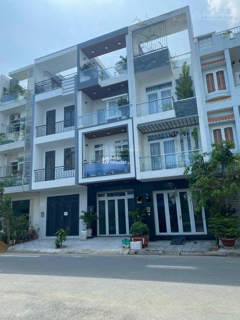 92.5m2 - Giá 13.6 tỷ - 4PN - Nhà phố khu Đức Khải đường D1, Q7