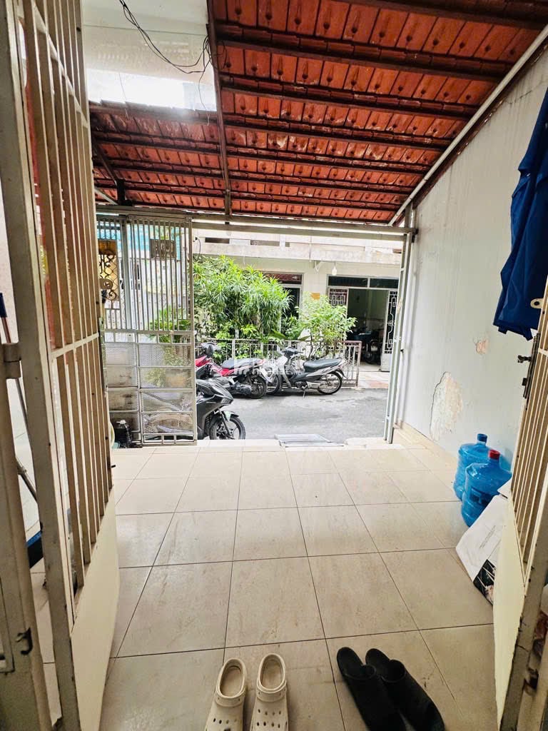 Nhà Phố 3 Tầng Mặt Tiền 5,2 m Ngay Thống Nhất P 15 Quận Gò Vấp