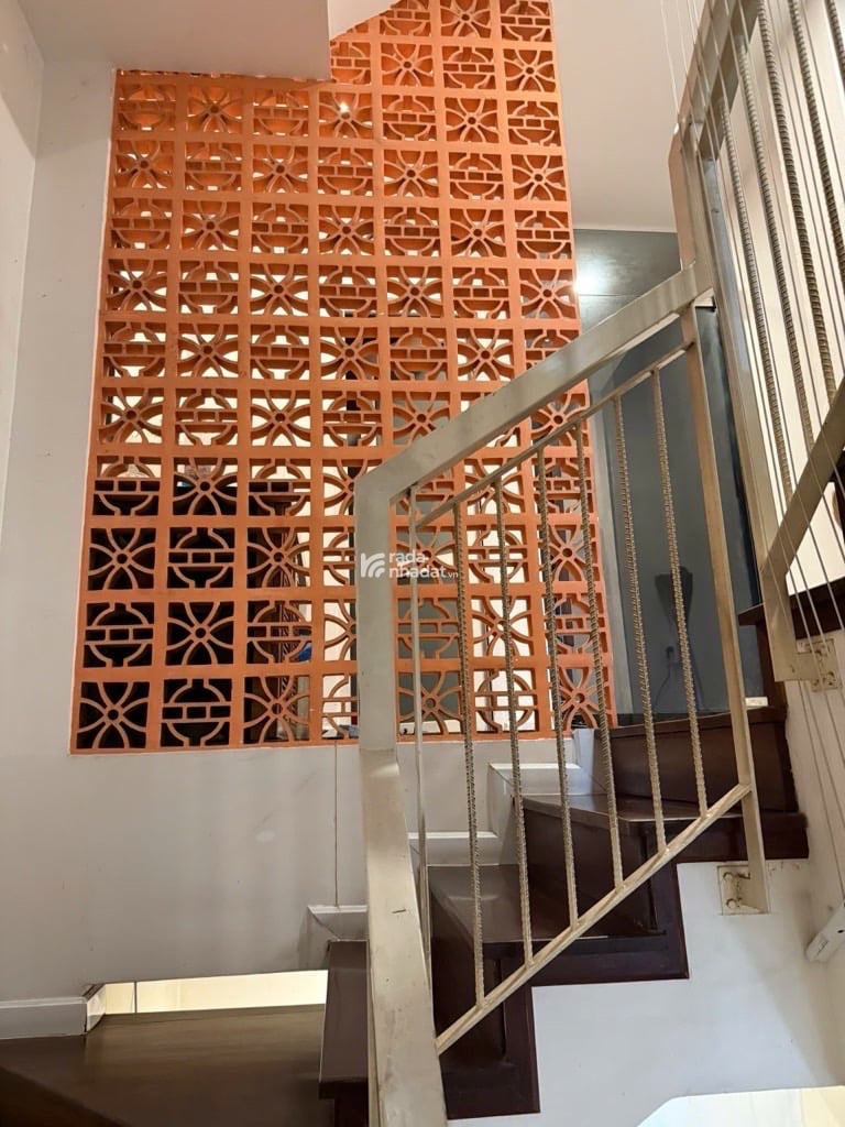 Bán nhà mặt tiền đường nguyễn hữu tiến tây thạnh