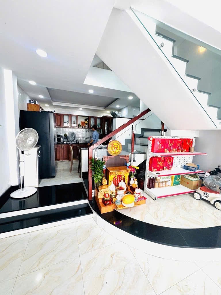 Bán nhà 4 tầng đường 38, Thủ Đức, 41m2 nở hậu tài lọc , sổ hồng riêng,  5.8 tỷ