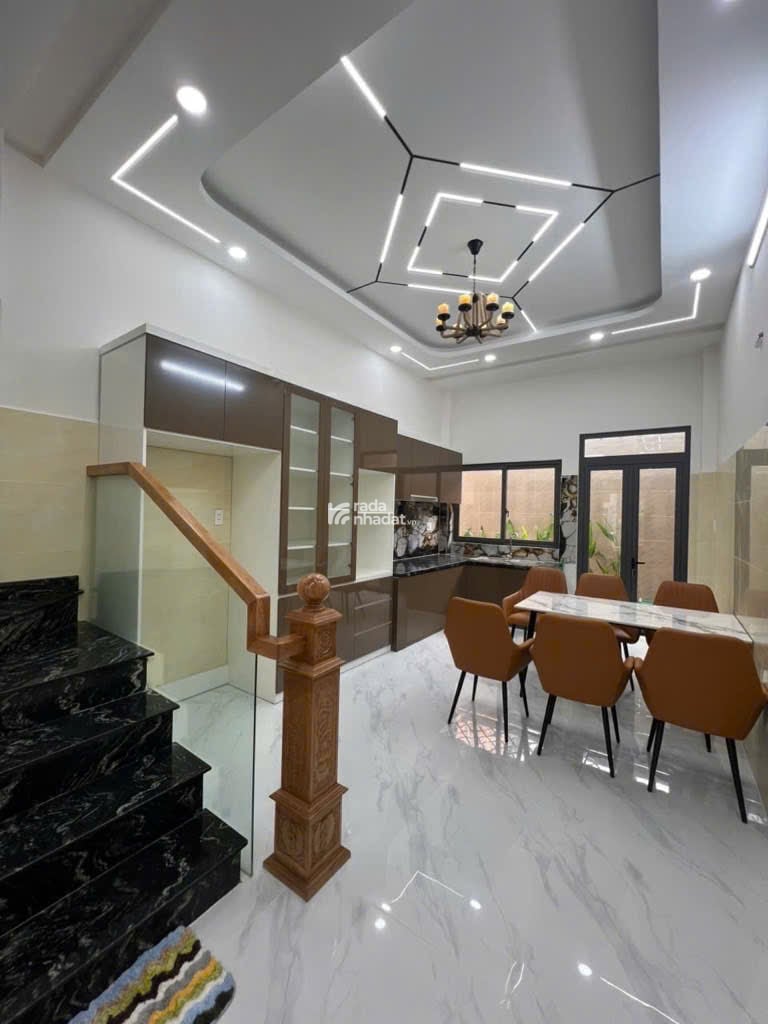 Bán Nhà HXH Đường Chiến Lược,Bình Trị Đông,BT (4m x 18 x 4 Tầng) 6.7 Tỷ TL