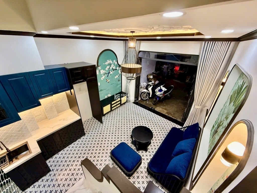 NHÀ GIÁ RẺ THÍCH QUẢNG ĐỨC, PHÚ NHUẬN, 4 TẦNG TIỆN MỚI Ở NGAY. GIẢM 200TR CHỈ CÒN 5T 