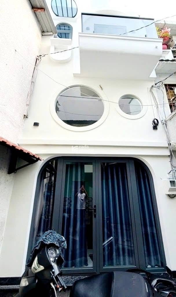 Bán nhà cực đẹp!! Hẻm 1/ Nhật Tảo, Phường 8, Quận 10. DT 60m2 hẻm xe hơi, sổ hồng riêng