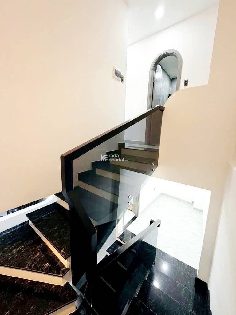 Bán nhà cực đẹp!! Hẻm 1/ Nhật Tảo, Phường 8, Quận 10. DT 60m2 hẻm xe hơi, sổ hồng riêng