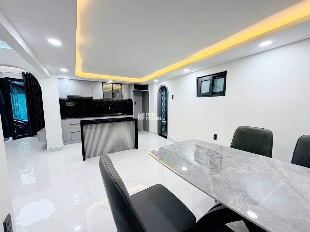 Bán nhà cực đẹp!! Hẻm 1/ Nhật Tảo, Phường 8, Quận 10. DT 60m2 hẻm xe hơi, sổ hồng riêng