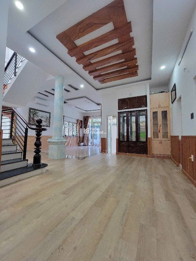 BIỆT THỰ VƯỜN MINI VƯỜN LÀI - 180M2 -  CÓ GARA OTO -  GẦN GÒ VẤP 