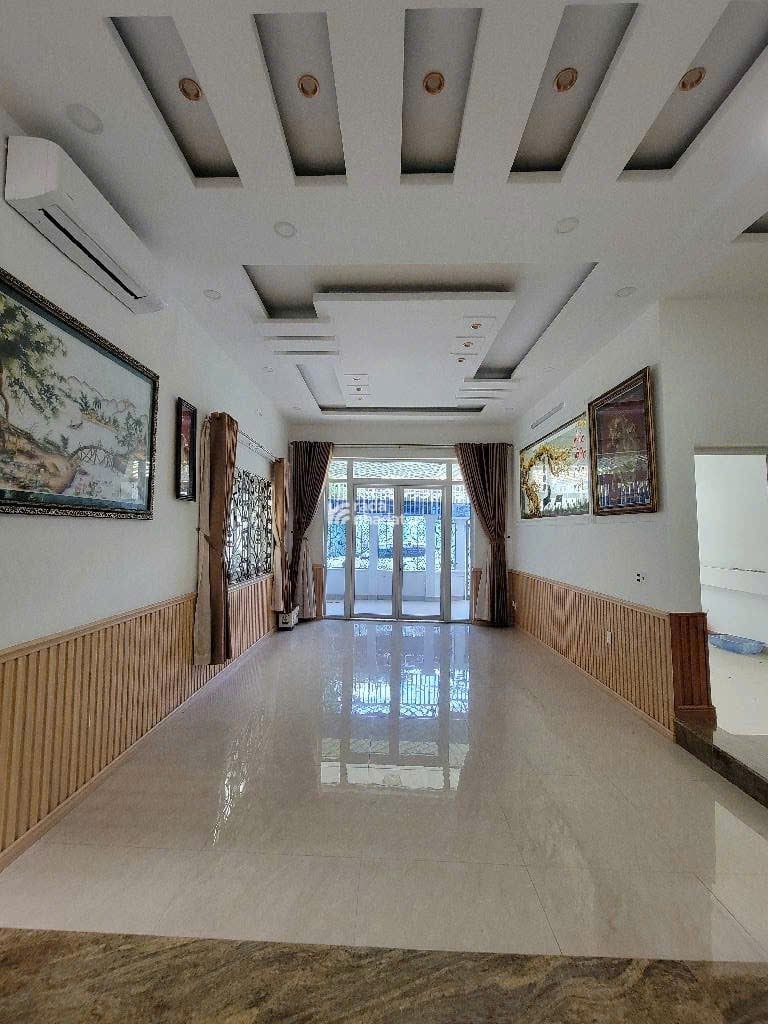 BIỆT THỰ VƯỜN MINI VƯỜN LÀI - 180M2 -  CÓ GARA OTO -  GẦN GÒ VẤP 