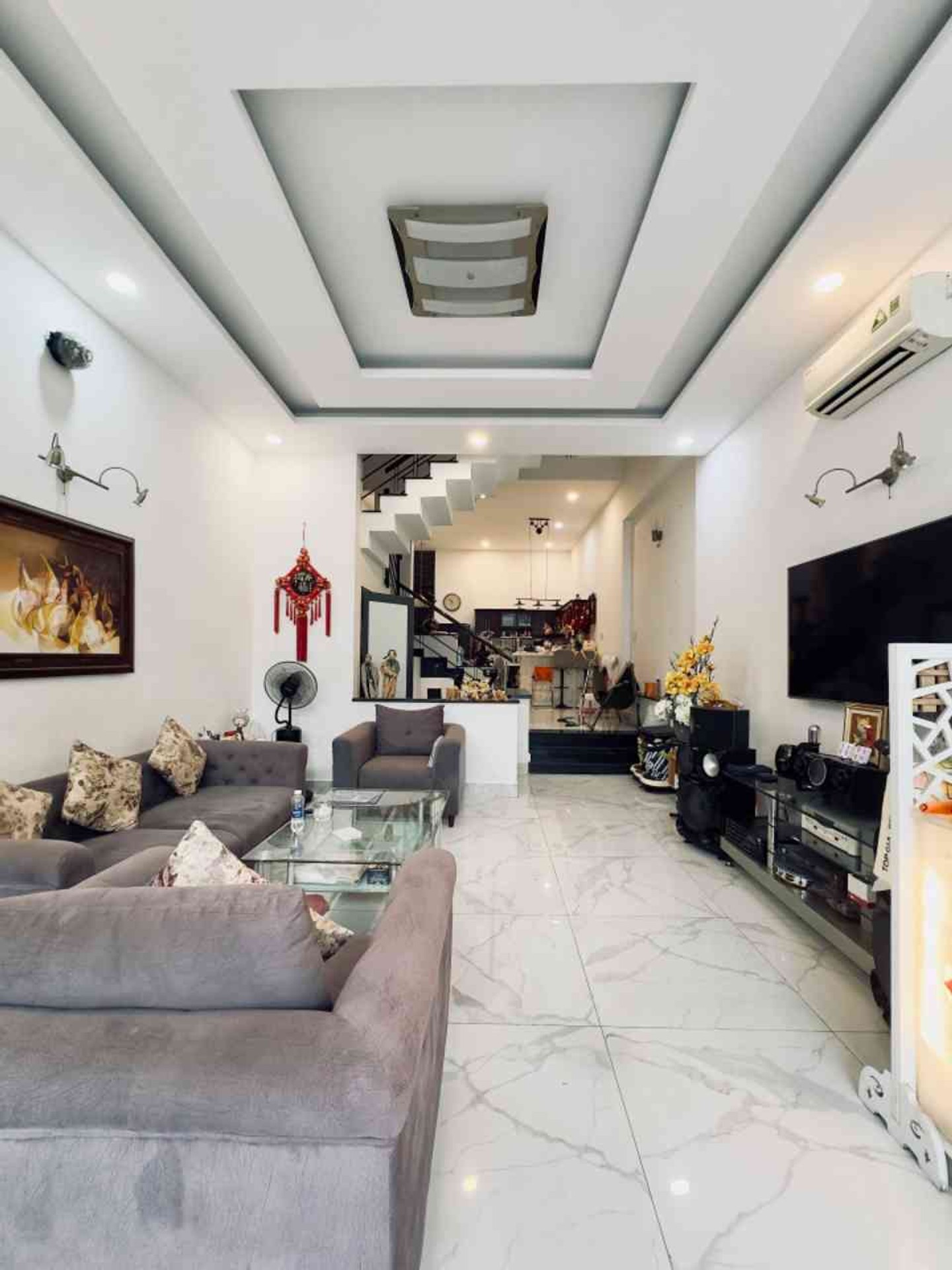 NGAY SÂN BAY, TRƯỜNG SA, PHÚ NHUẬN, 3 TẦNG CÓ KC Ở NGAY. GIẢM 350TR CHỈ 27.7T