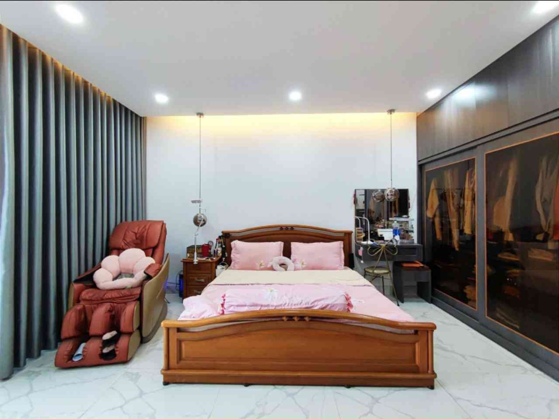 NGAY SÂN BAY, TRƯỜNG SA, PHÚ NHUẬN, 3 TẦNG CÓ KC Ở NGAY. GIẢM 350TR CHỈ 27.7T