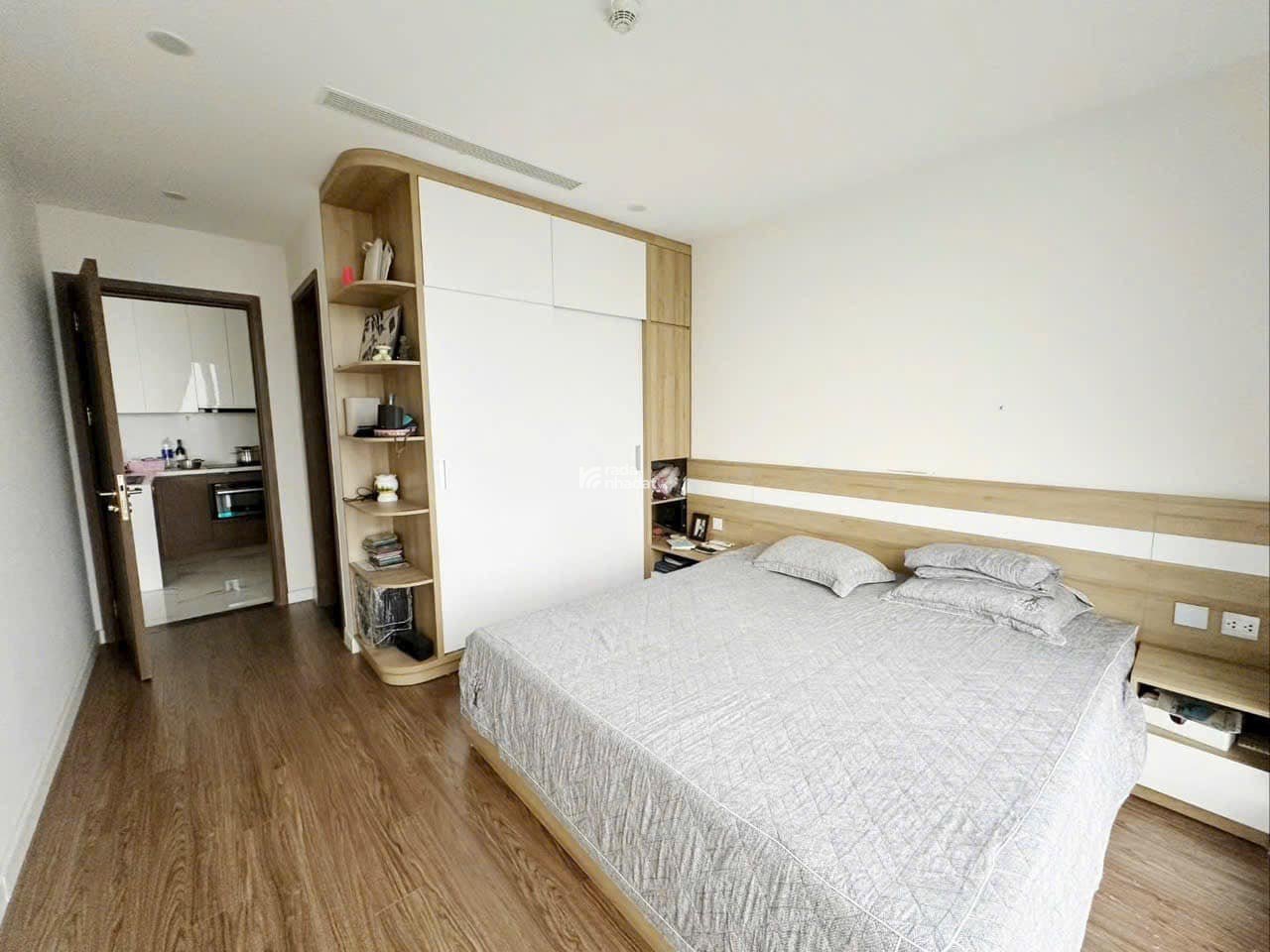 Chính chủ bán căn 2PN Sunshine Riverside view sông Hồng, cầu Nhật Tân, Full nội thất. Giá 5.2 tỷ