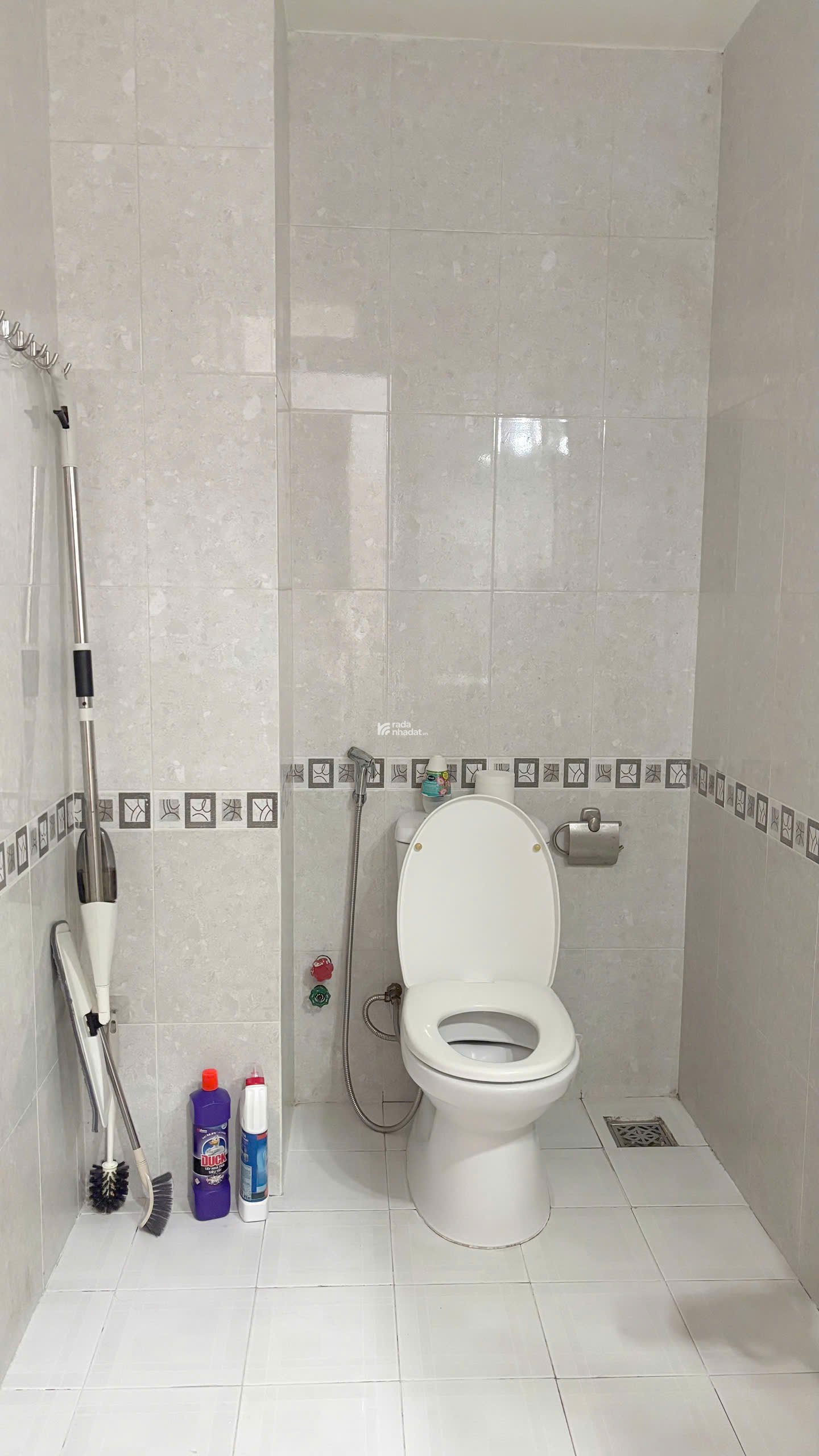 Cho thuê căn hộ quận 1, phường Tân Định, có thang máy, ban công view đẹp